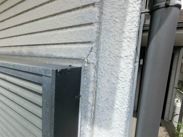 外壁のひび割れ