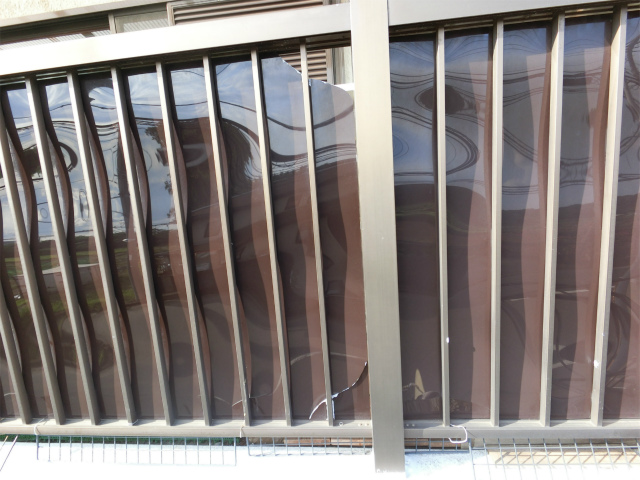 ベランダの板破損