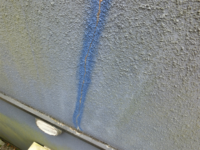 外壁のひび割れ