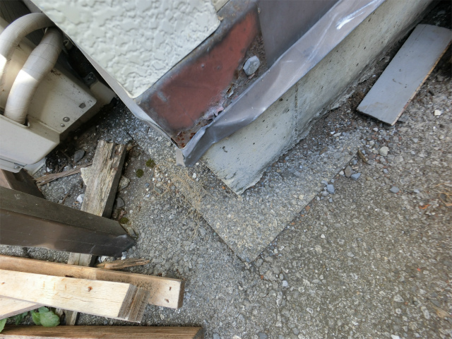 外壁の板金の破損