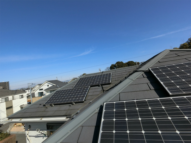 太陽光パネルの屋根塗装