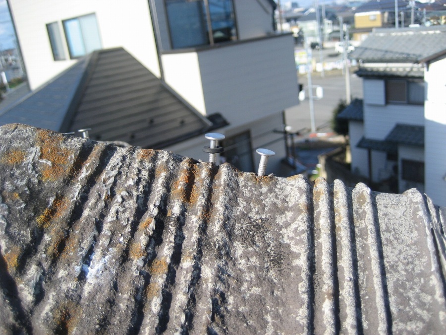 屋根棟　釘浮き　写真