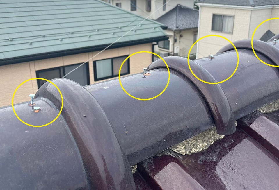 棟瓦の釘浮き