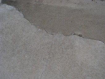 外壁のひび割れ