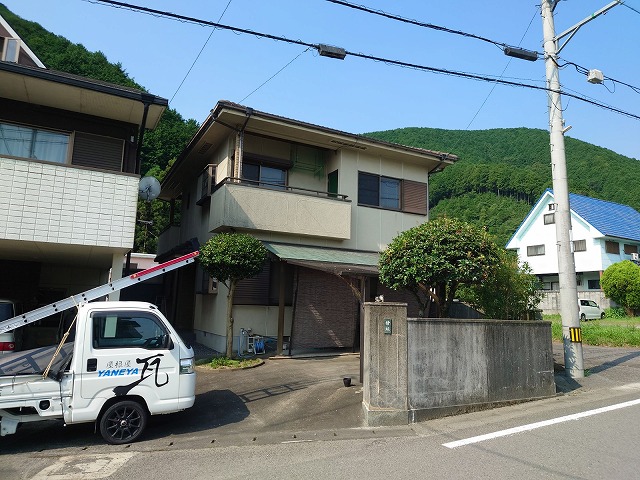 木造2階建ての民家