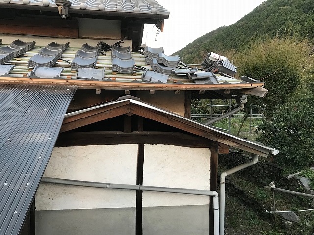 いぶし瓦の施工