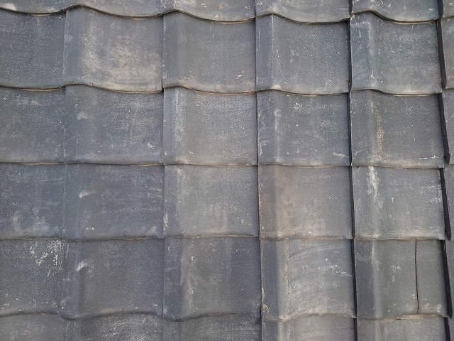 古くなった屋根瓦
