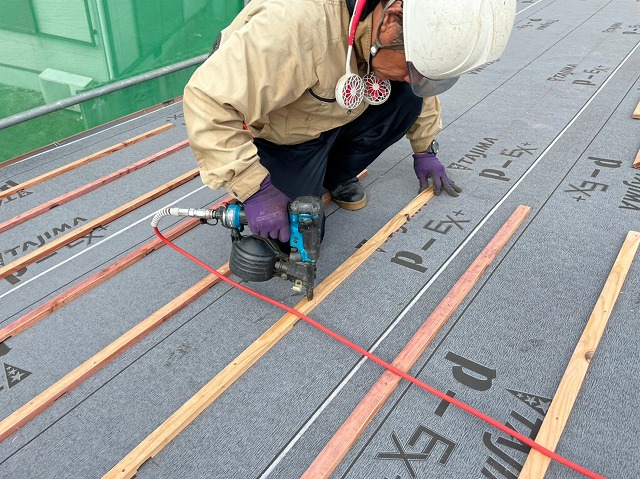 瓦桟木の施工