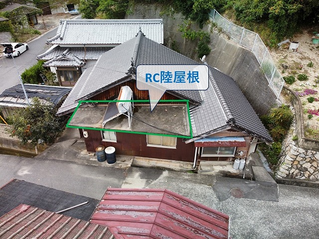 日本瓦屋根の木造住宅