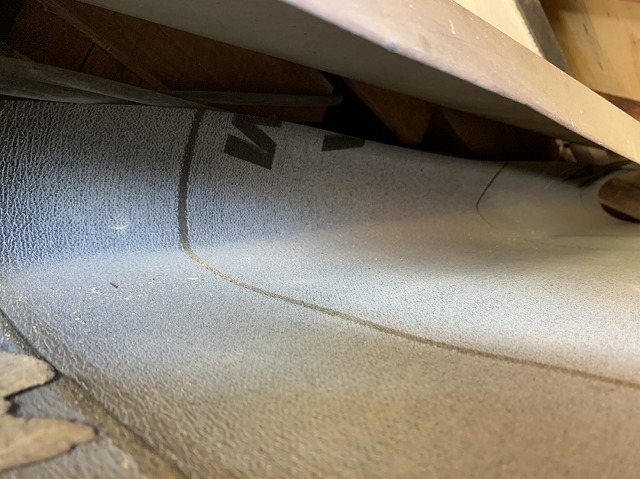 壁際捨て谷板金の取り付け