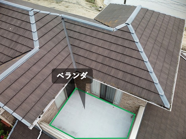 2階建て木造住宅のベランダ