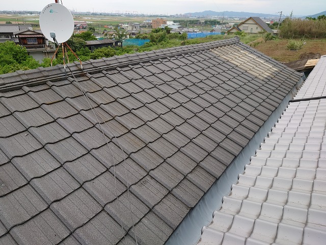 セメント瓦の屋根