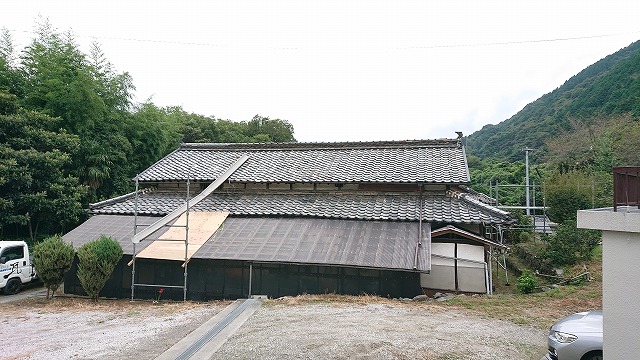 古瓦撤去の準備