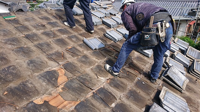 傷んだルーフィング