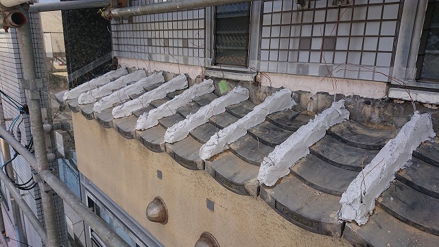 丸瓦下の南蛮漆喰