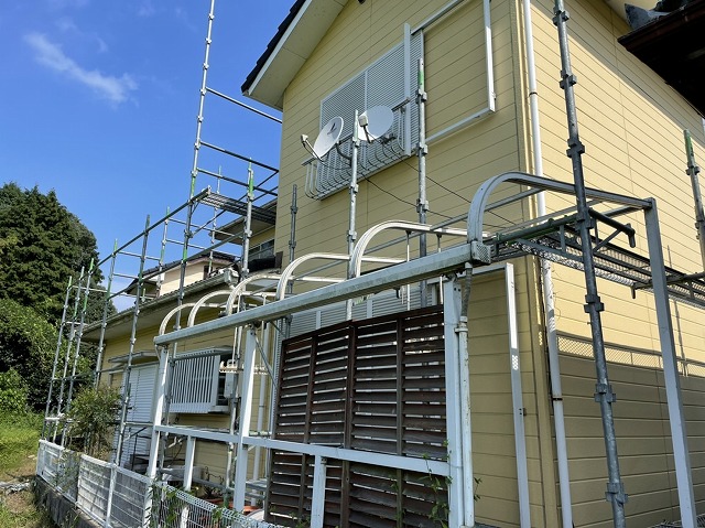 テラス部分の足場の設置