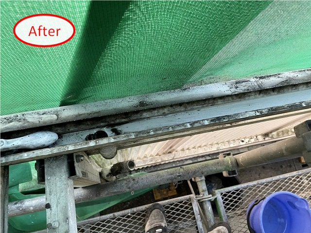 掃除後のテラス屋根雨樋