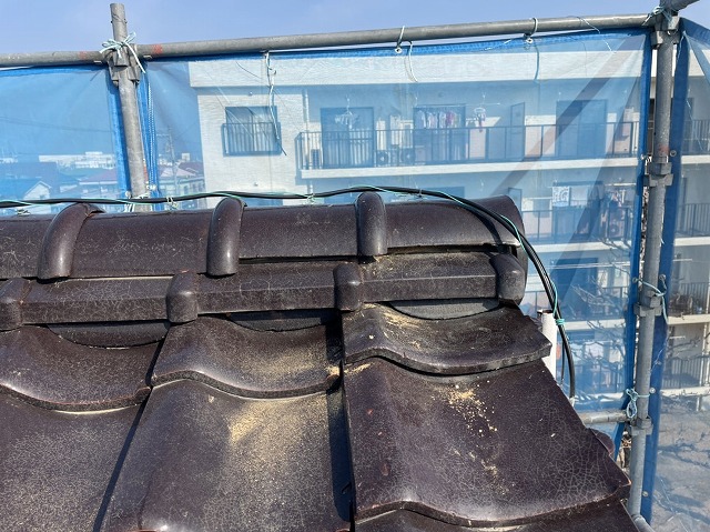 グラつく7寸丸瓦