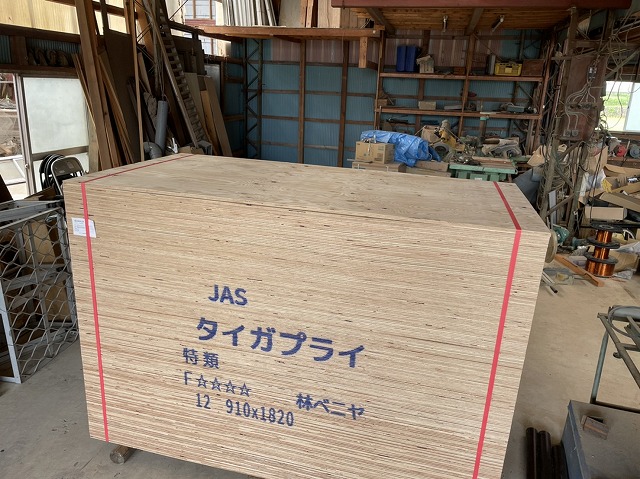 針葉樹構造用合板　12ミリ