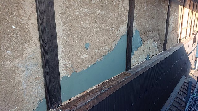 下地をモルタルで補強