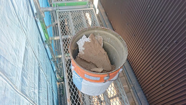 傷んだ漆喰の撤去