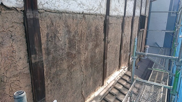 古くなった胴縁の撤去