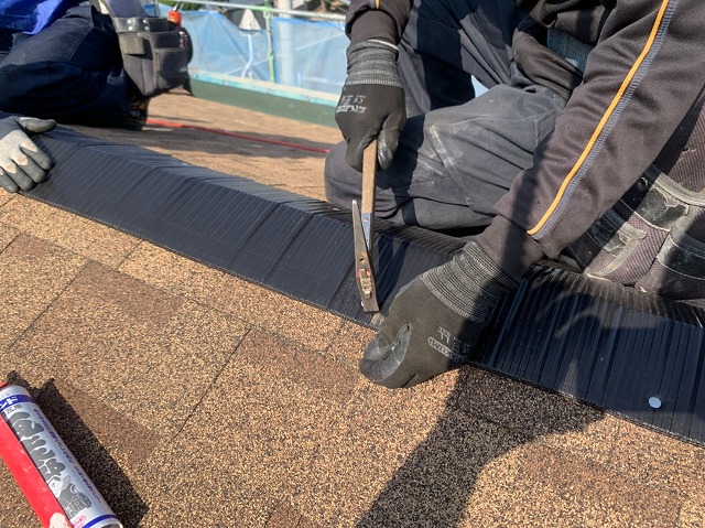 換気棟部材の取付け