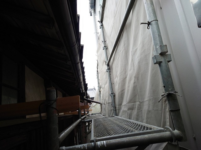 飛散防止用のメッシュシート