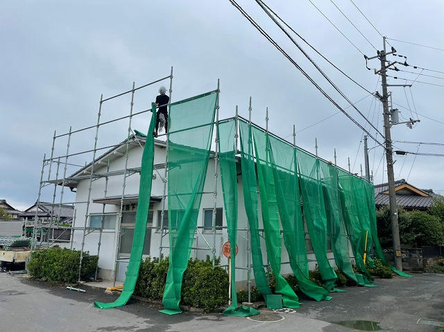 飛散防止用のメッシュシート
