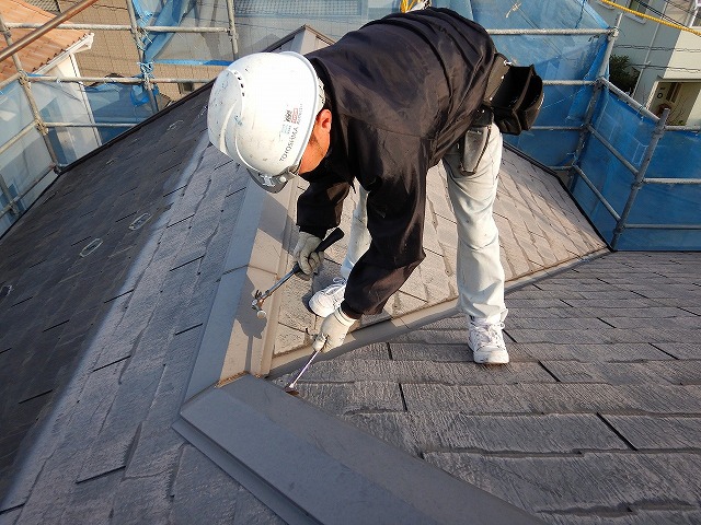 棟板金の取り外し