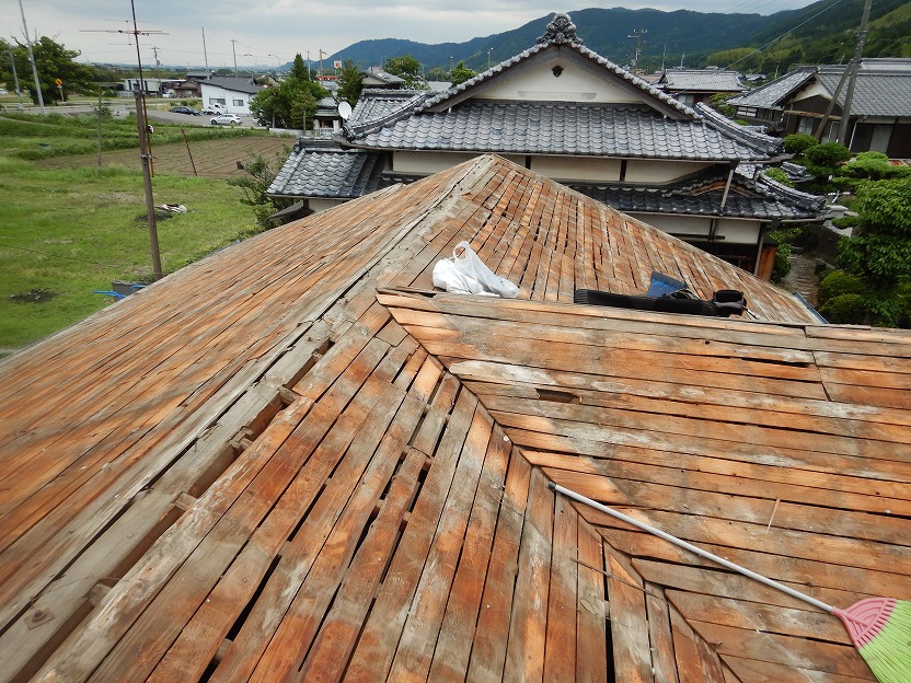 セメント瓦をすべて撤去した写真