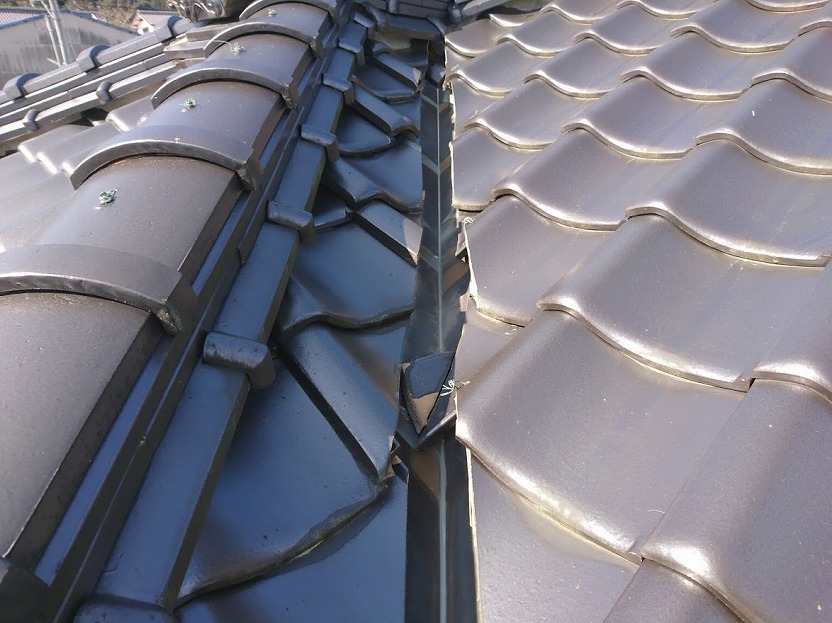 本谷の瓦の撤去前の様子