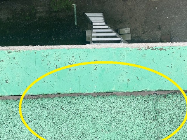 雨漏りの原因と考えられるコーキング劣化箇所