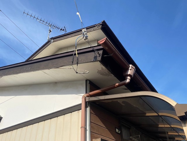 軒天と雨樋修理依頼があった茨城町の現場