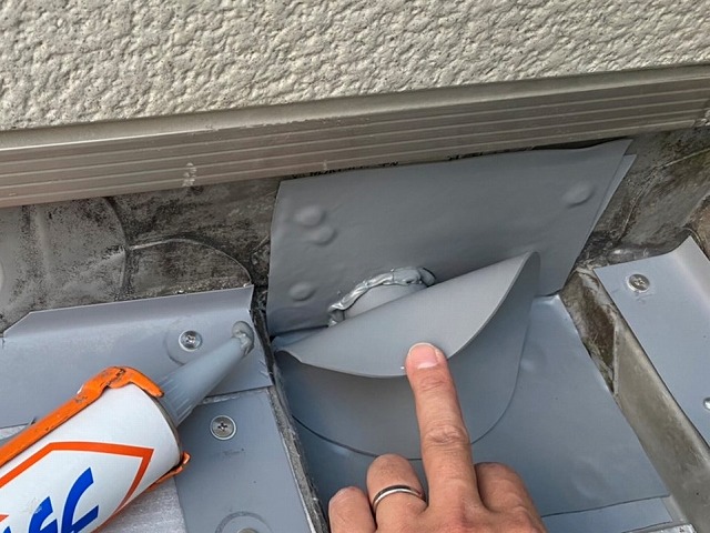 既存のドレンに改修用ドレンを設置