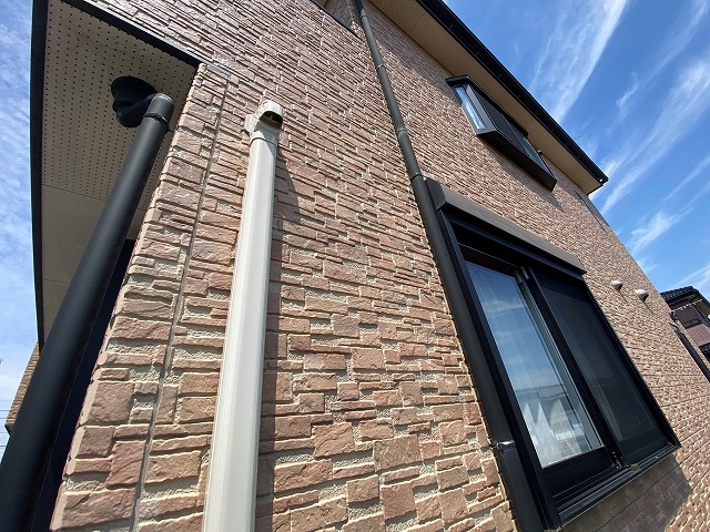 東海村の意匠サイディングの現場