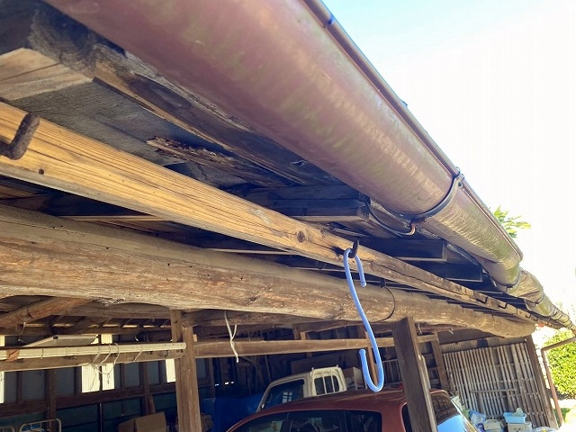 那珂市納屋軒樋交換施工前