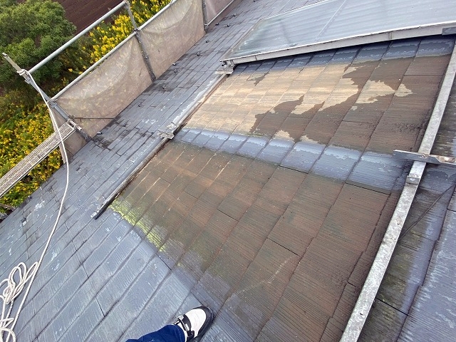 故障した太陽熱パネルの撤去