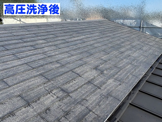 塗装前に汚れやカビをきれいに高圧洗浄