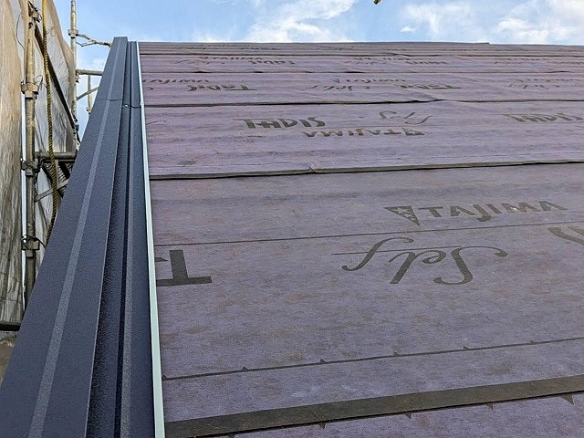 設置が終わったケラバ板金