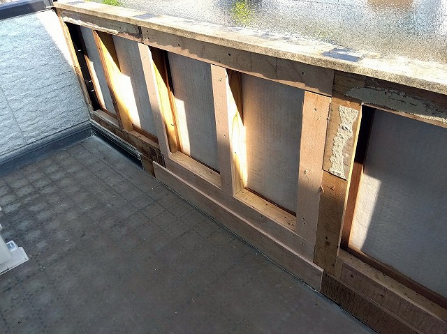 修繕後の常陸太田市のベランダ内壁木下地