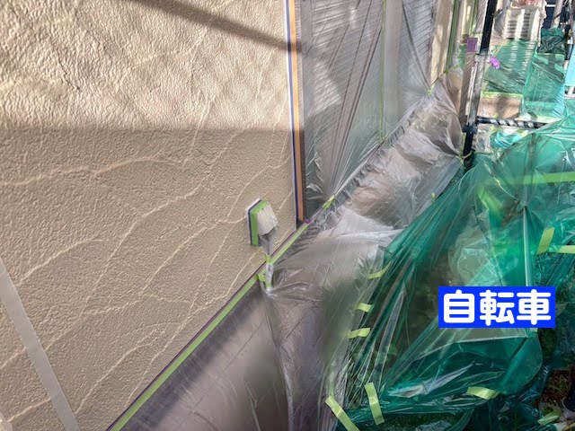 水戸市　外壁塗装前の養生作業　自転車養生後の写真