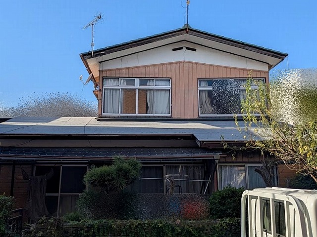 陥没した野地板の修繕と防水紙を敷設した水戸市の住宅屋根