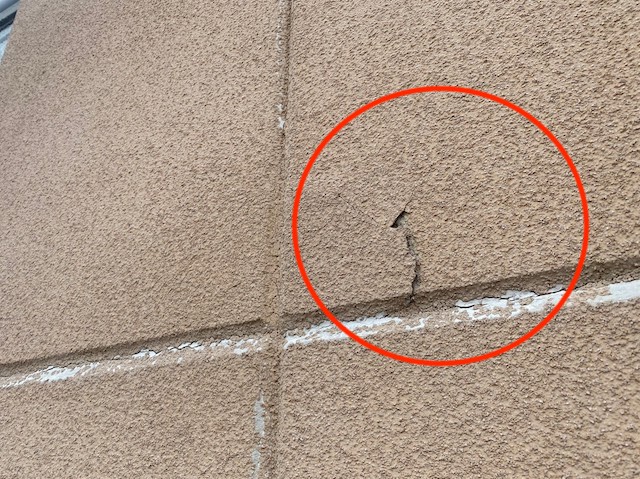 劣化により損傷したALC外壁