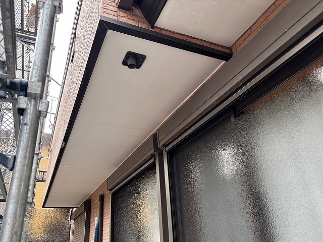 水がスムーズに流れるよう組み換えを行った排水パイプ