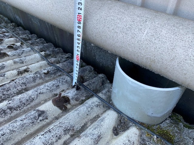 小波スレートとパイルまでの高さをスケールで計測