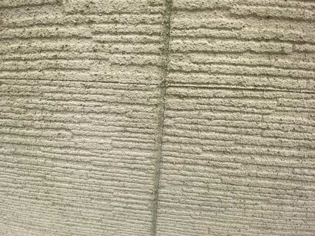 吹付されたサイディング目地