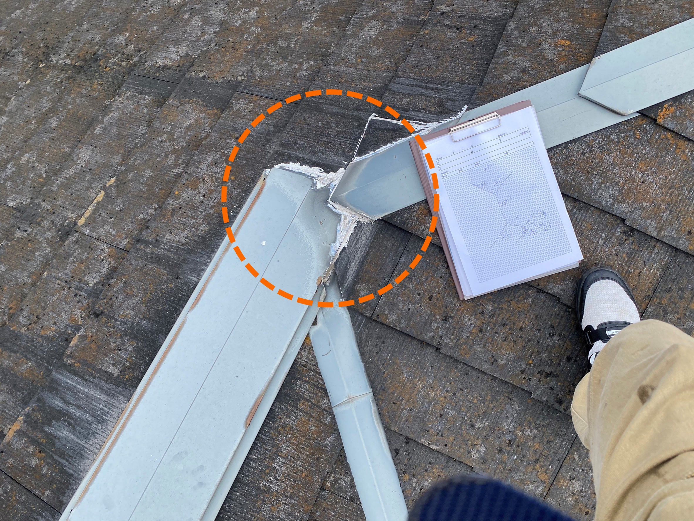 劣化したコーキング