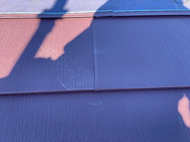 左右の屋根材の設置完了