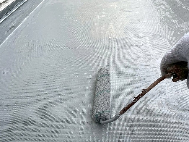 ベランダ床面のウレタン防水1層目